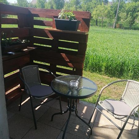Studio Apartman Krosna Perusic Eksteriør bilde