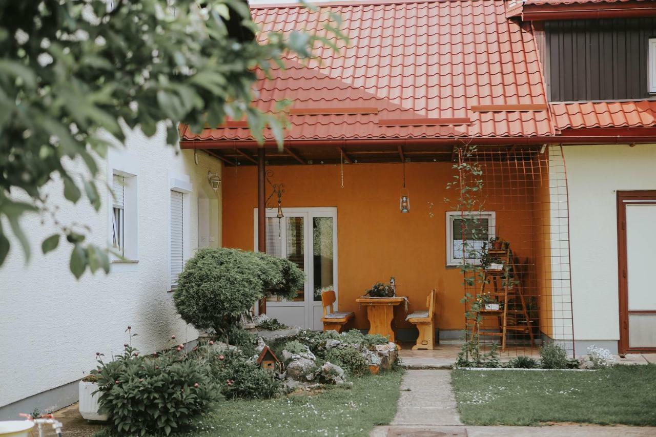 Studio Apartman Krosna Perusic Eksteriør bilde
